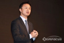 [포토] 신제품 소개하는 피터 창 에이수스코리아 한국 지사장