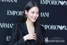 [포토] 수현, 옷깃 여미며 수줍은 미소