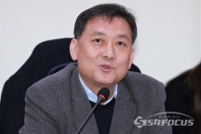 [포토] 토론회에서 발언하는 이광재 전 강원지사