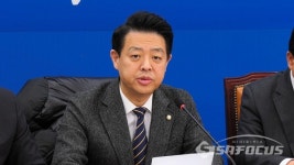 [포토] 정책조정회서 발언하는 김영호