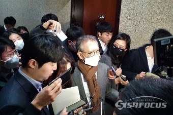 [포토] 공천관리위원장 사퇴하는 김형오
