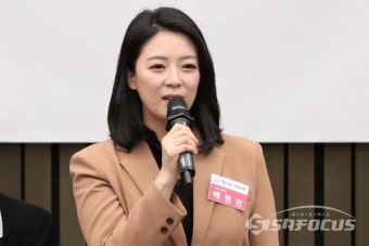 [포토] 당선자 총회에서 인사말하는 배현진 당선인