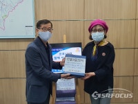 파주시 은빛바늘 행복나눔회, 운정3동에 의미 있는 마스크 전달
