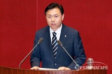 [포토] 인사말하는 김영춘 신임 국회사무총장