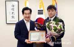 경기 의정부시 급류 속 아이 구한 시민의 영웅 경찰관 표창