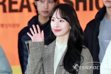 [포토] 우주소녀 설아, 사랑스런 손인사~