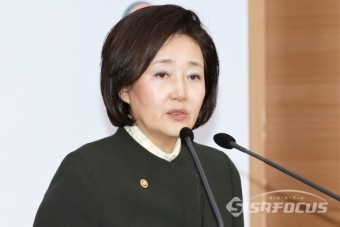 박영선, 민주당 서울시장 후보로 확정…당원·시민투표 모두 압승