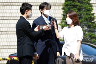 [포토] 법원 도착하는 조국 전 법무부 장관