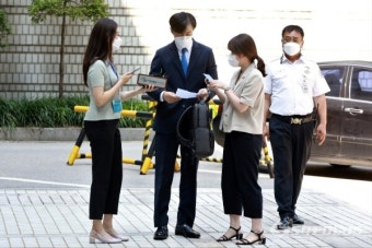 [포토] 법원 도착하는 조국 전 법무부 장관
