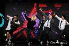 [포토] 위아더원 타이틀곡 현기증 퍼포먼스