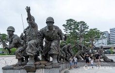 [포토] 6.25 전쟁 72주년. 서울 용산 전쟁기념관