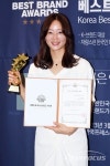 [포토] 소비자만족도 대상 수상한 엄하정 하얀달 대표