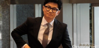 국회 대정부질문 출석하며 취재진과 만나는 한동훈 장관