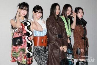 [포토] 르세라핌, 삼촌팬 설레게 하는 비주얼