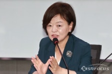[포토] 축사하는 진선미 의원