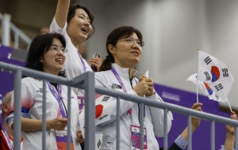 '아시안게임 격려' 간 장미란 제2차관 