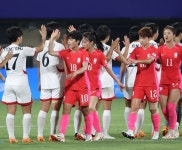 '아시안게임' 여자축구, 판정 논란 속 남북대결 1-4 완패… 남자축구는?