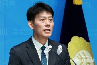 [포토] 한민수 대변인, 한동훈 비대위원장 대전현충원 방문 관련 브리핑