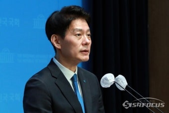 [포토] 한민수 대변인, 한동훈 비대위원장의 허위사실 발언 사과 요구