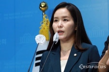 [포토] 이주영 의원, 흉부외과 소멸 위기 및 전공의 사직 관련 기자회견
