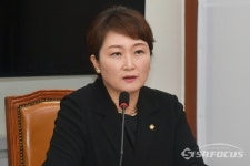 [포토] 발언하는 이언주 최고위원