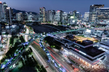 [포토] 서울역 주변 야경과 차량 궤적