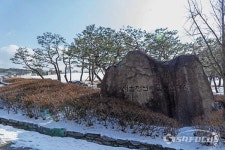 [포토] 눈 속에 묻힌 서울천년타임캡슐광장 