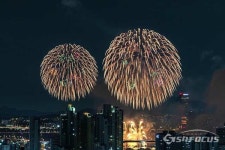 [포토] 서울세계불꽃축제 2025, 100만 시민과 함께 밤하늘 수놓다