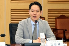 [포토] 인사말하는 김한규 의원