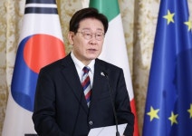 [기획] 이 대통령, 취임 1주년 만에 지지율 흔들리나