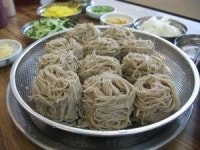 [유지상의 맛있는 이야기]공이막국수