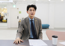 [로이어 인사이드]변호사 모델로서 족적 남길 것… 첫 현직 슈퍼모델 변호사 정덕연