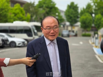 '유우성 보복기소' 안동완 검사 탄핵 기각… 재판관 5대 4 의견