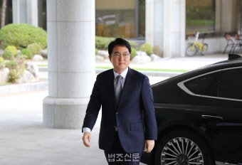 [포토뉴스] 서울고검으로 첫 출근하는 심우정 검찰총장 후보자