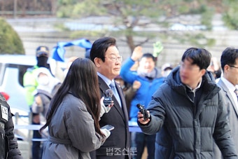 이재명 '선거법 위반 2심' 시작… 이르면 내달 26일 심리종결
