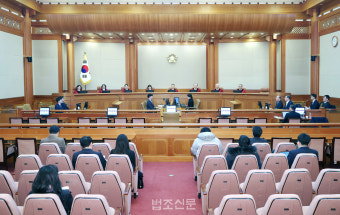 민주당, '헌법재판관 임기 연장' 법안 발의… 국민의힘 