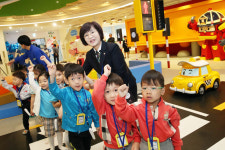 현대차, 어린이들 위한 `폴리 교통안전 놀이터` 개장