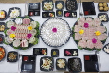 여수 선어회 맛집 바다사랑, 삼치회 비롯 10가지 선어회 푸짐한 모듬 인기