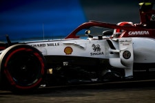 [F1] 라이코넨 싱맥주 감사합니다~ 개인스폰서 붙었다