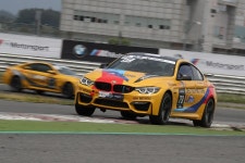 [슈퍼레이스] 도이치모터스 형진태, BMW M 3전서 데뷔 `첫 승`