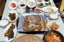 한적하지만 특색있는 힐링여행지 함안… 현지인 맛집 동해석쇠불고기