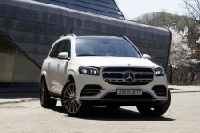 [시승기] 벤츠 GLS 580 4매틱 주행과 공간성, 이보다 웅장할 순 없다