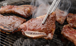 더 청춘, 네이버 쇼핑 라이브서 LA양념갈비 설 선물세트 특가 판매 진행