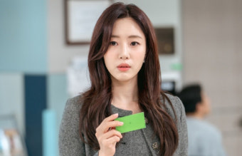 '여왕의 집' 함은정, 그룹 최연소 팀장 변신..잔인한 복수 예고