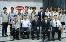 CPhI 찾은 글로벌 기업들 한미약품, 궁금해
