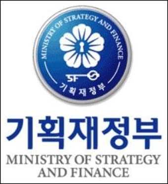 기재부 핵심 개혁과제, '의료영리화' 논란 불구 계속 추진