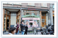 1905년 설립된 약국, 고전과 현재의 오묘한 조화