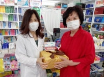 성북, 회원약국 200여곳에 추석선물 전달