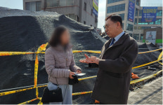 최광훈 회장, 안성 화재피해 약국 방문 위로금 전달