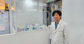 휴게 공간 만들고 조제실은 오픈 약국, 공간을 디자인하다